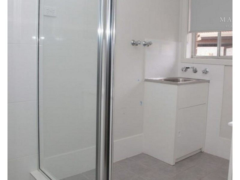 1/2 Graham Street, Lake Albert NSW 2650