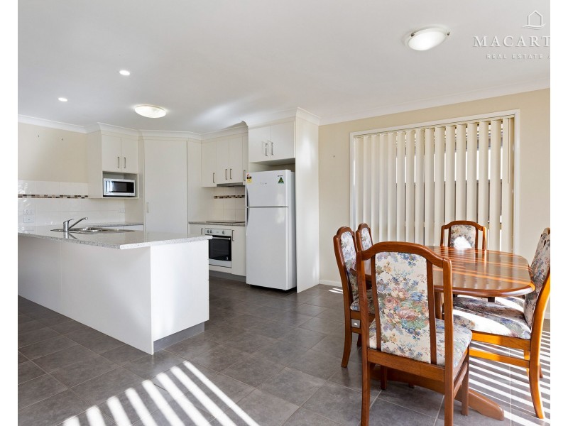 2/22 Warambee Street, Glenfield Park NSW 2650