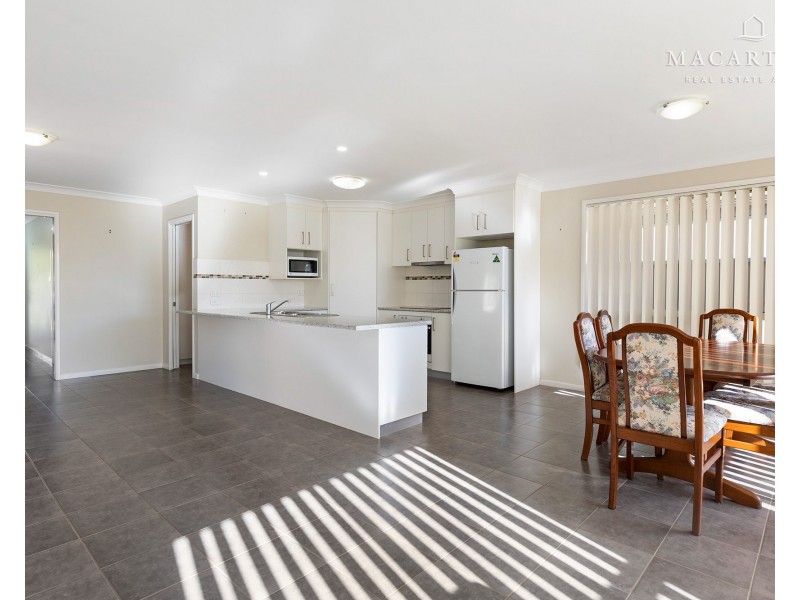 2/22 Warambee Street, Glenfield Park NSW 2650