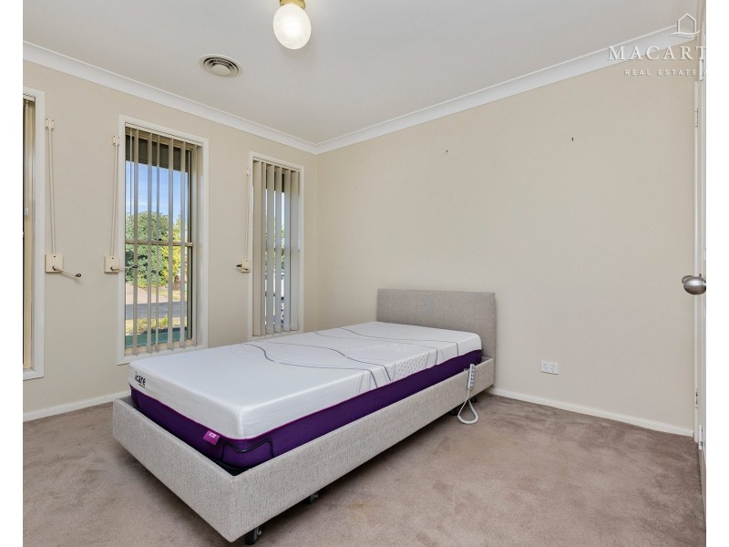 2/22 Warambee Street, Glenfield Park NSW 2650