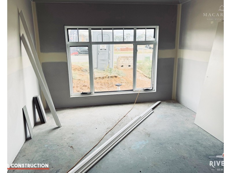 18 Lacebark Drive, Forest Hill NSW 2651