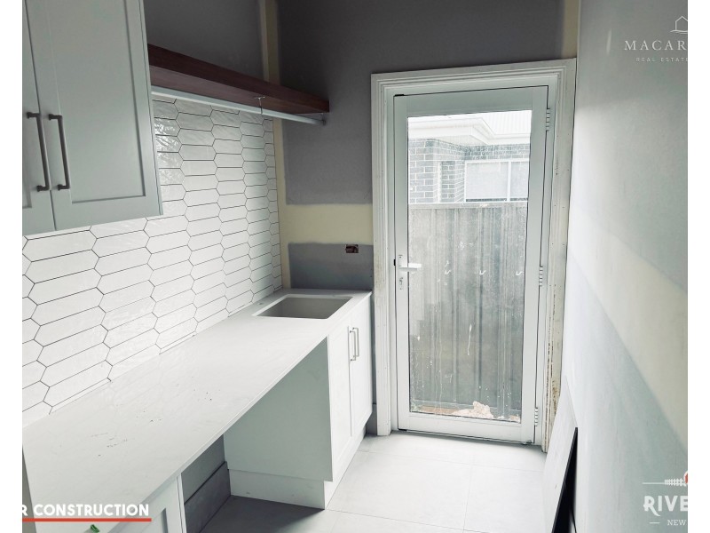 18 Lacebark Drive, Forest Hill NSW 2651