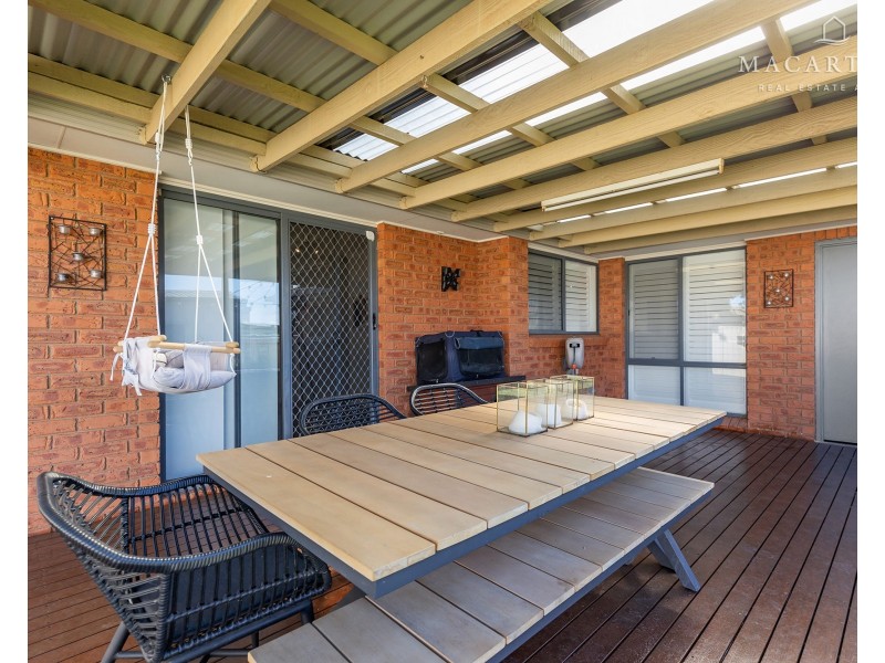 1 Lamilla Street, Glenfield Park NSW 2650