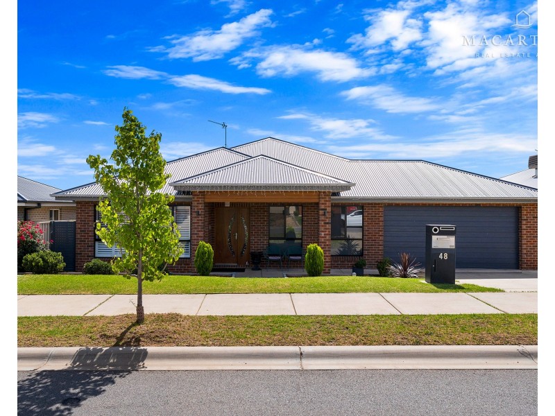 48 Paradise Drive, Gobbagombalin NSW 2650