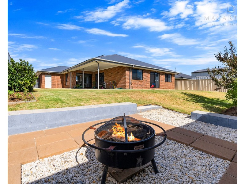 48 Paradise Drive, Gobbagombalin NSW 2650