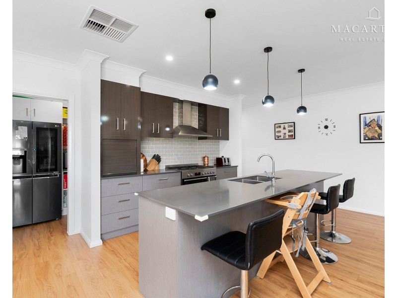 48 Paradise Drive, Gobbagombalin NSW 2650