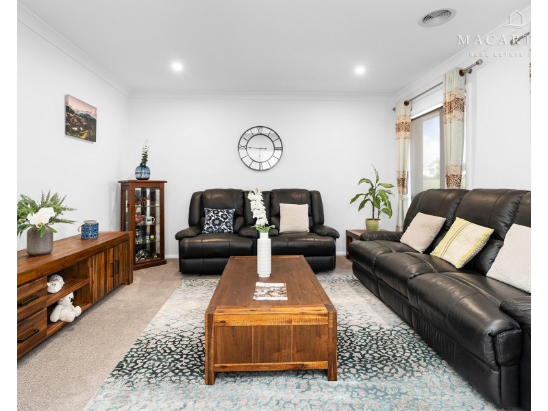 48 Paradise Drive, Gobbagombalin NSW 2650
