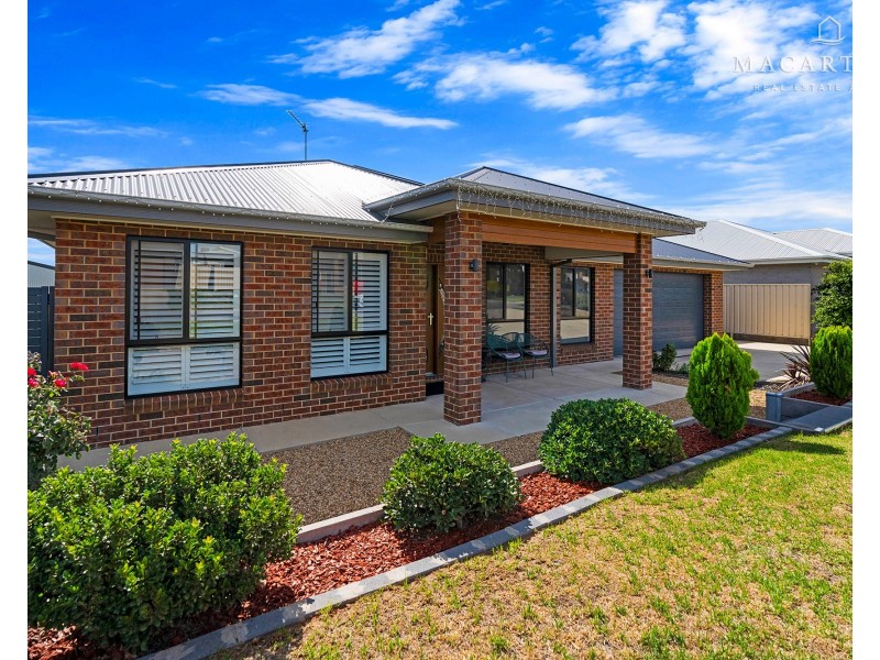 48 Paradise Drive, Gobbagombalin NSW 2650