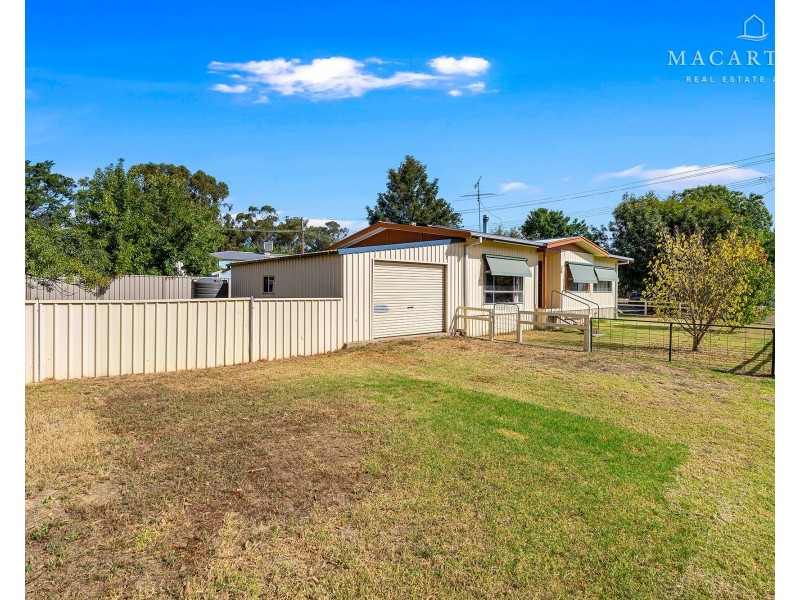 35 Spring Street, Tarcutta NSW 2652