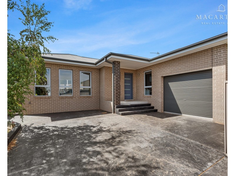 2/7 Burrundulla Road, Bourkelands NSW 2650