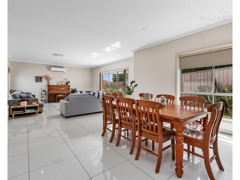 2/7 Burrundulla Road, Bourkelands NSW 2650