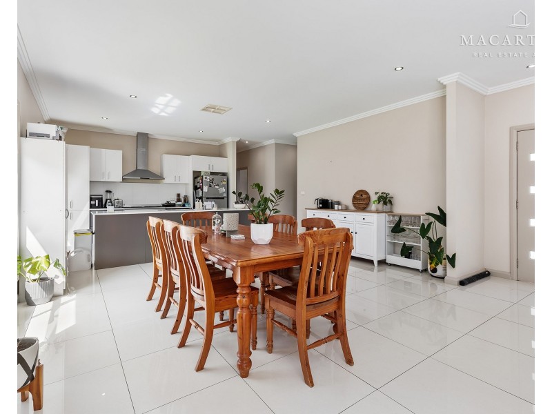 2/7 Burrundulla Road, Bourkelands NSW 2650