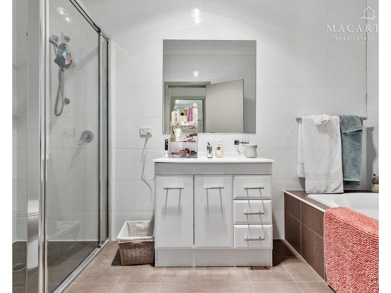 2/7 Burrundulla Road, Bourkelands NSW 2650