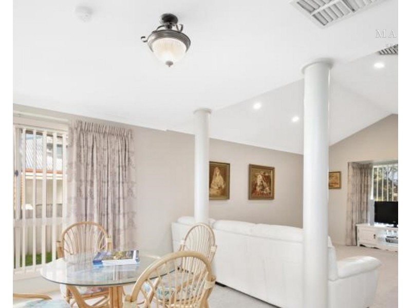 8 Woomera Place, Glenfield Park NSW 2650