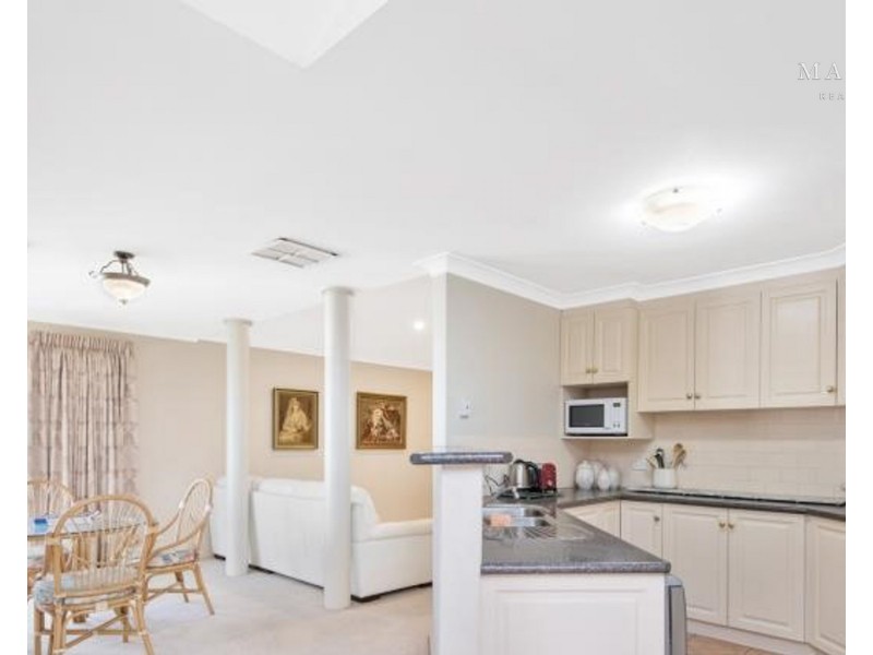 8 Woomera Place, Glenfield Park NSW 2650