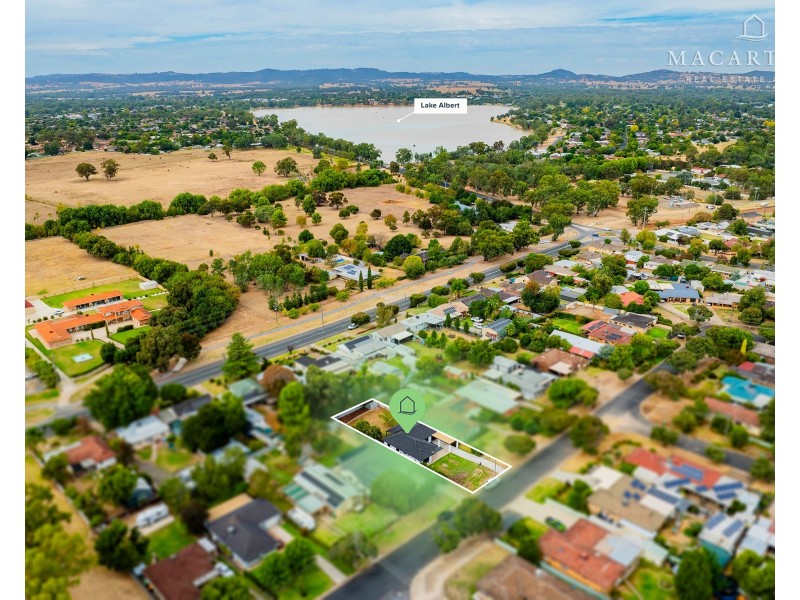 10 Walana Crescent, Kooringal NSW 2650