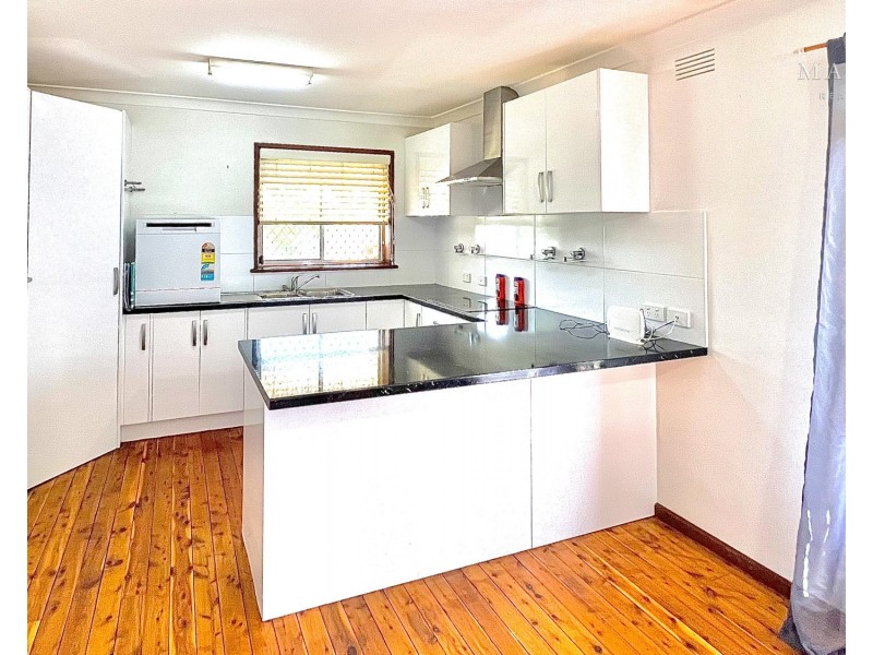 74 Raye Street, Tolland NSW 2650