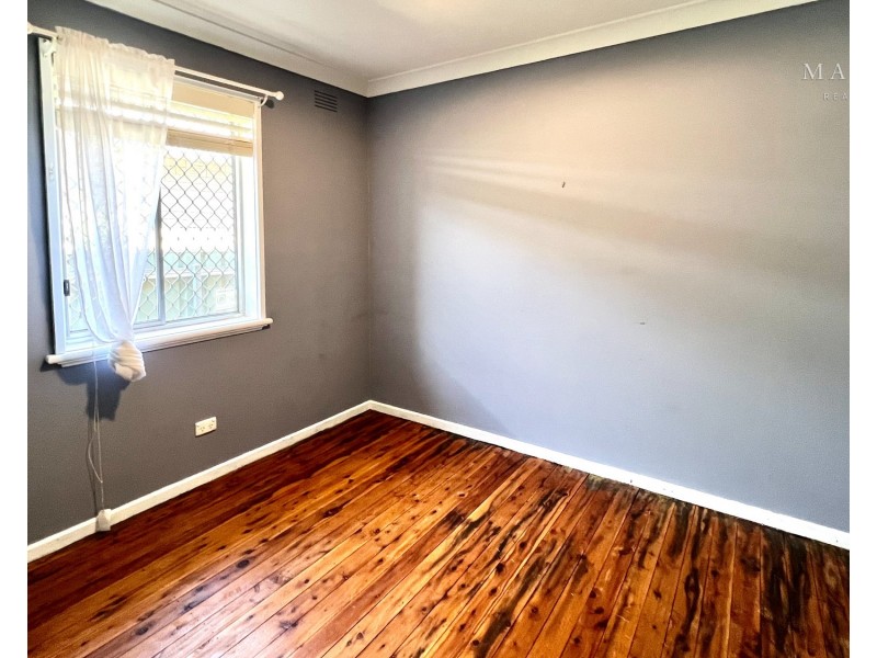 74 Raye Street, Tolland NSW 2650