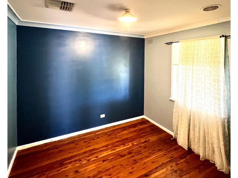 74 Raye Street, Tolland NSW 2650