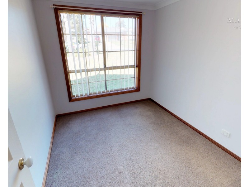 1/8 Kenneally Street, Kooringal NSW 2650