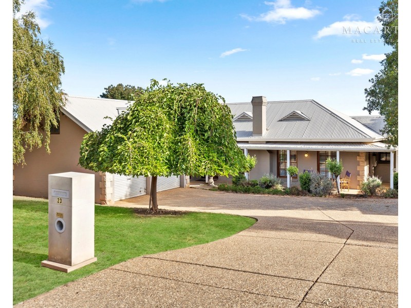 23 Brooklyn Drive, Bourkelands NSW 2650