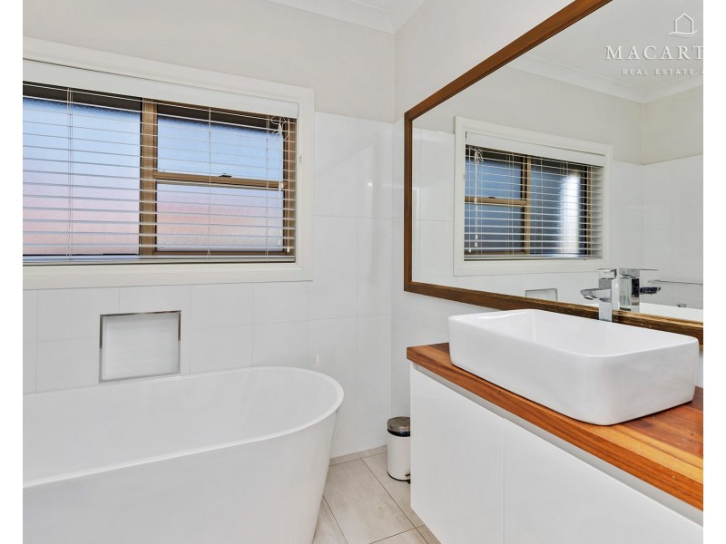 23 Brooklyn Drive, Bourkelands NSW 2650