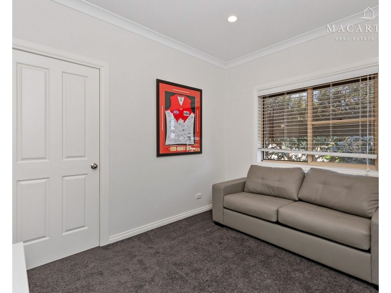 23 Brooklyn Drive, Bourkelands NSW 2650