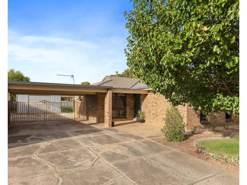 8 Dalman Parkway, Glenfield Park NSW 2650