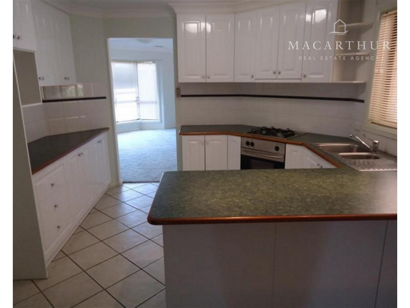 1 Hargrave Avenue, Lloyd NSW 2650