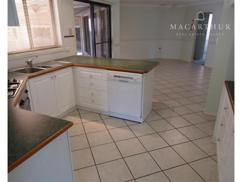 1 Hargrave Avenue, Lloyd NSW 2650