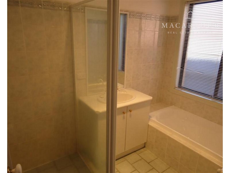 1 Hargrave Avenue, Lloyd NSW 2650