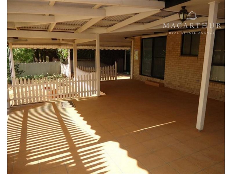 1 Hargrave Avenue, Lloyd NSW 2650