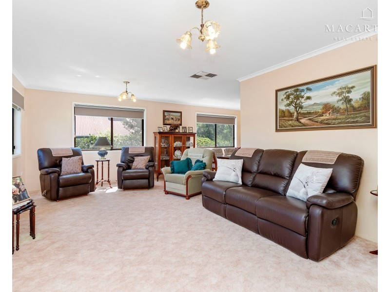 163 Cowabbie Street, Coolamon NSW 2701