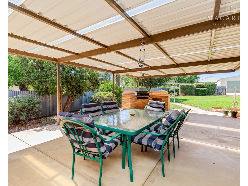 163 Cowabbie Street, Coolamon NSW 2701