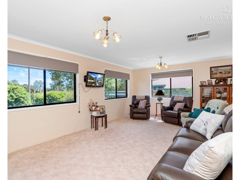 163 Cowabbie Street, Coolamon NSW 2701