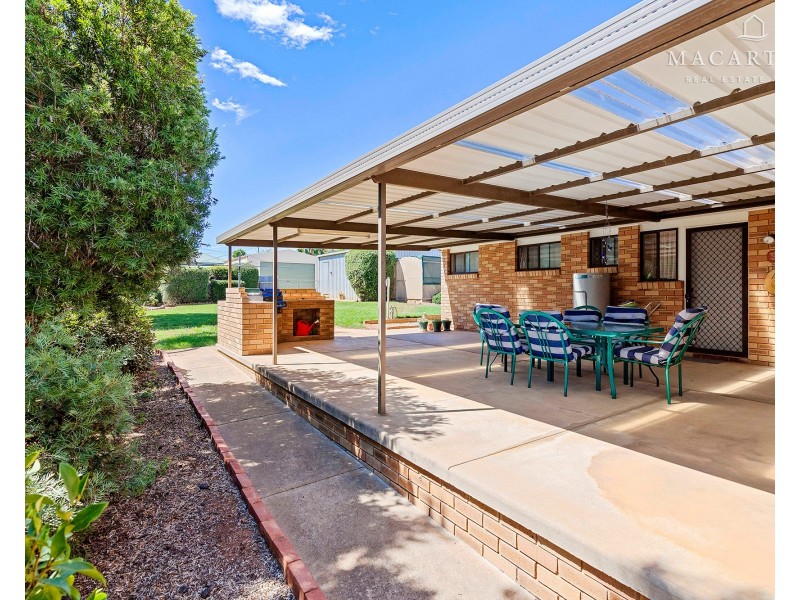 163 Cowabbie Street, Coolamon NSW 2701