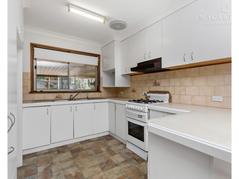 65 Fay Avenue, Kooringal NSW 2650