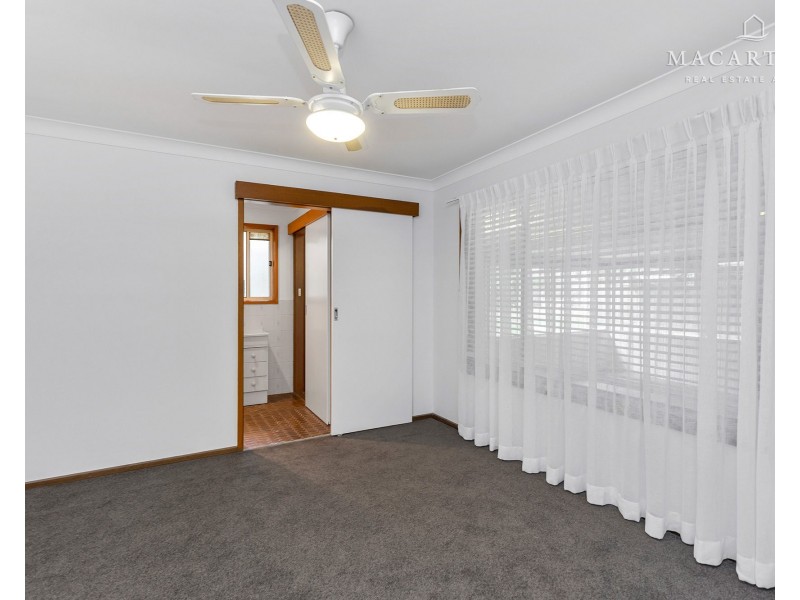 65 Fay Avenue, Kooringal NSW 2650