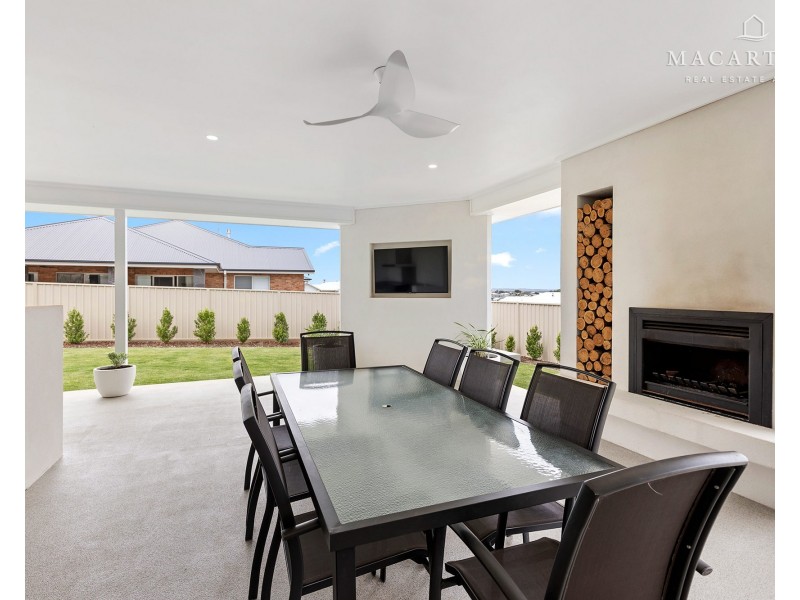 126 Muttama Parade, Gobbagombalin NSW 2650