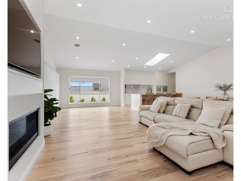 126 Muttama Parade, Gobbagombalin NSW 2650