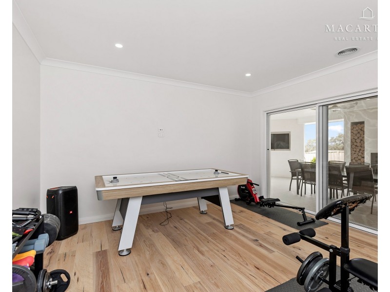 126 Muttama Parade, Gobbagombalin NSW 2650