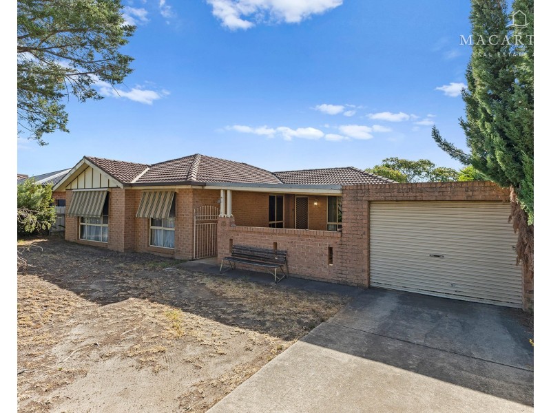 71 Dalman Parkway, Glenfield Park NSW 2650