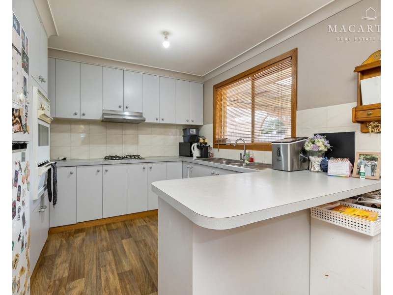 71 Dalman Parkway, Glenfield Park NSW 2650