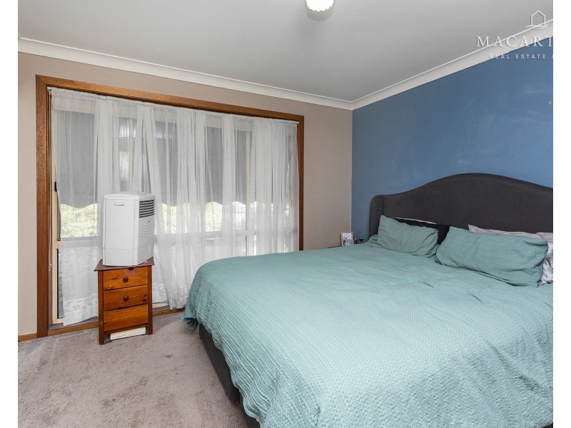 71 Dalman Parkway, Glenfield Park NSW 2650
