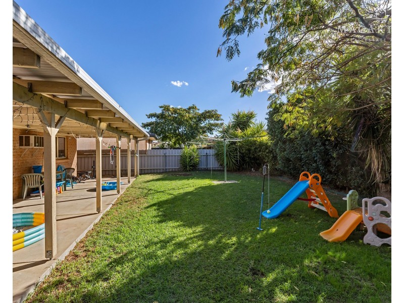 71 Dalman Parkway, Glenfield Park NSW 2650