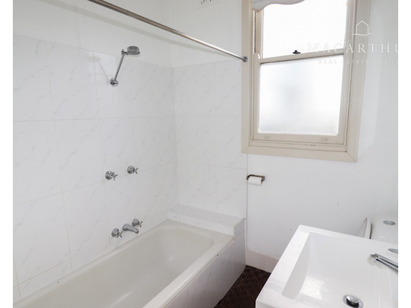 138 Macleay Street, Turvey Park NSW 2650