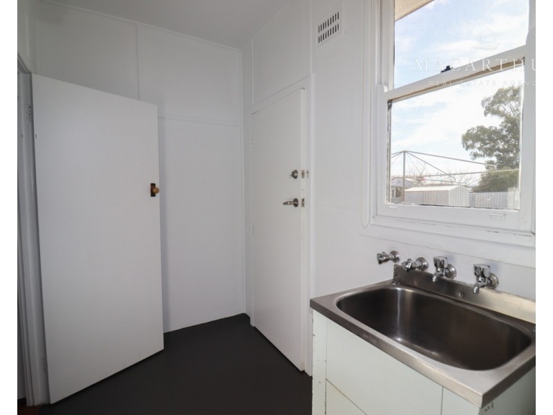 138 Macleay Street, Turvey Park NSW 2650