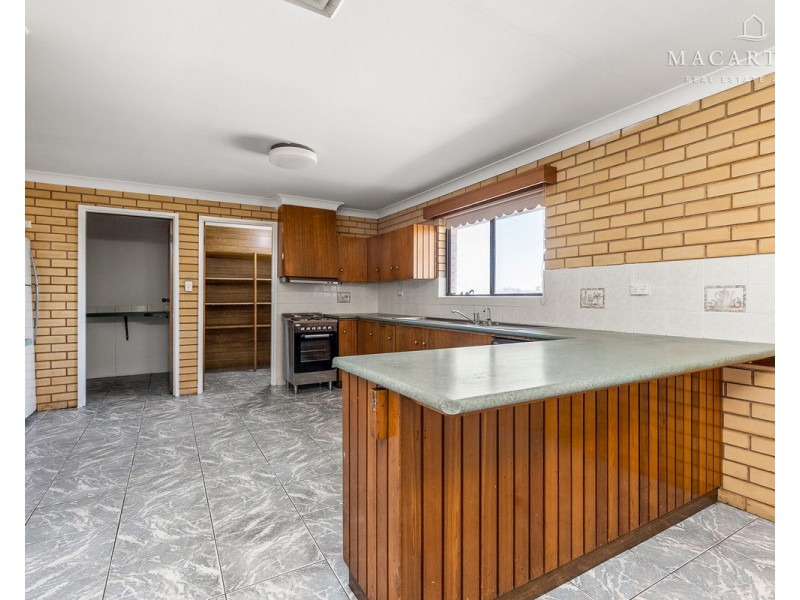 4 Canna Street, Kooringal NSW 2650