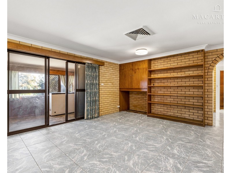 4 Canna Street, Kooringal NSW 2650
