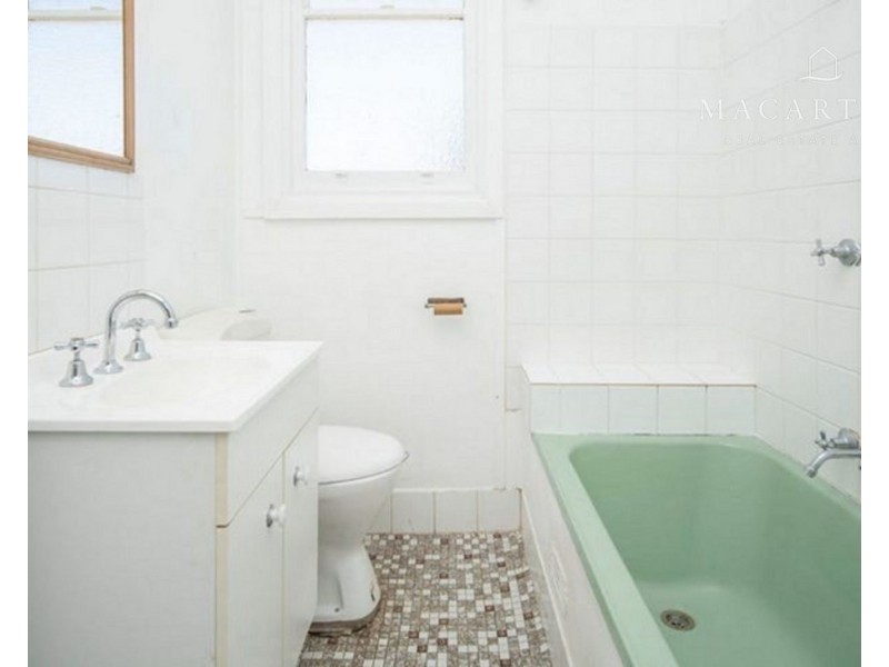 20 Fernleigh Road, Mount Austin NSW 2650